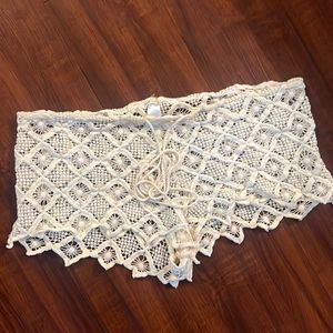 INDAH Shorts Size Small - Swim Cover Up - Creme Shorts - Lace Open